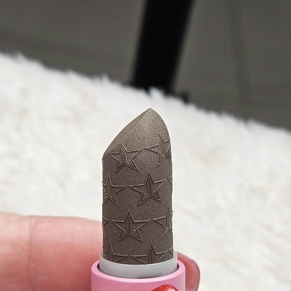 JEFFREE STAR Velvet Trap Lipstick - GRAVE DIGGER